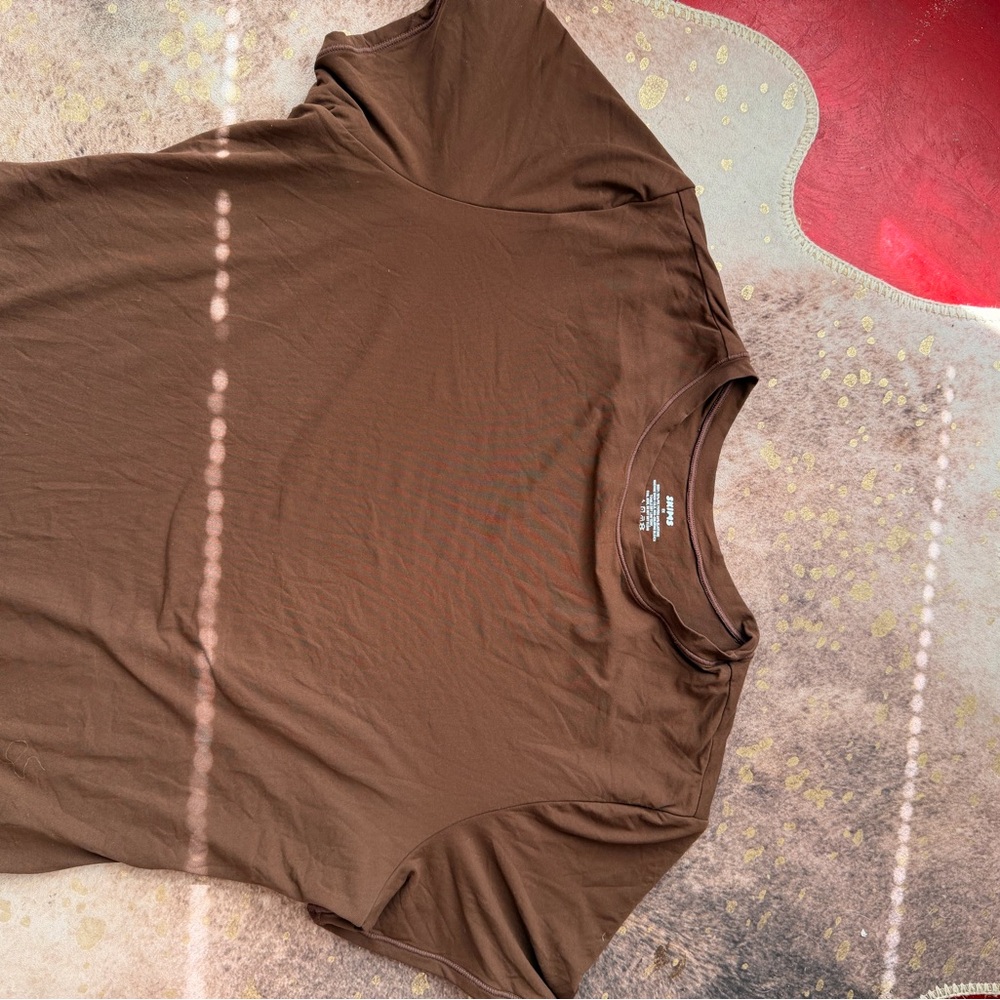 SKIMS Chocolate Short Sleeve Bodysuit - Picture 5 of 7